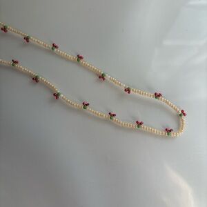 Elegant Pearl and Bead Necklace